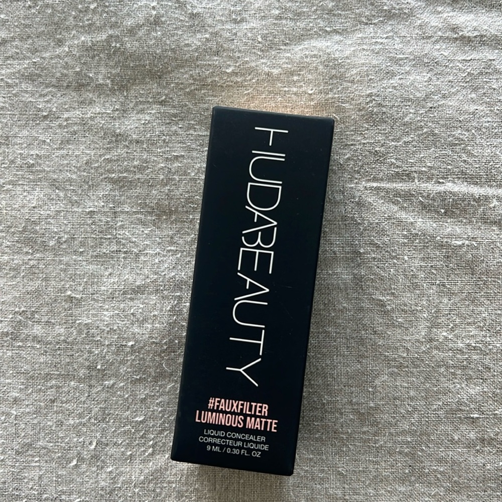 HUDA BEAUTY #FAUXFILTER LUMINOUS matte concealer
